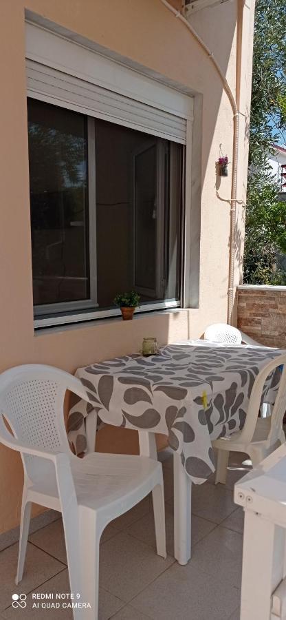 Polis΄ House Apartment Vrasna Exterior photo